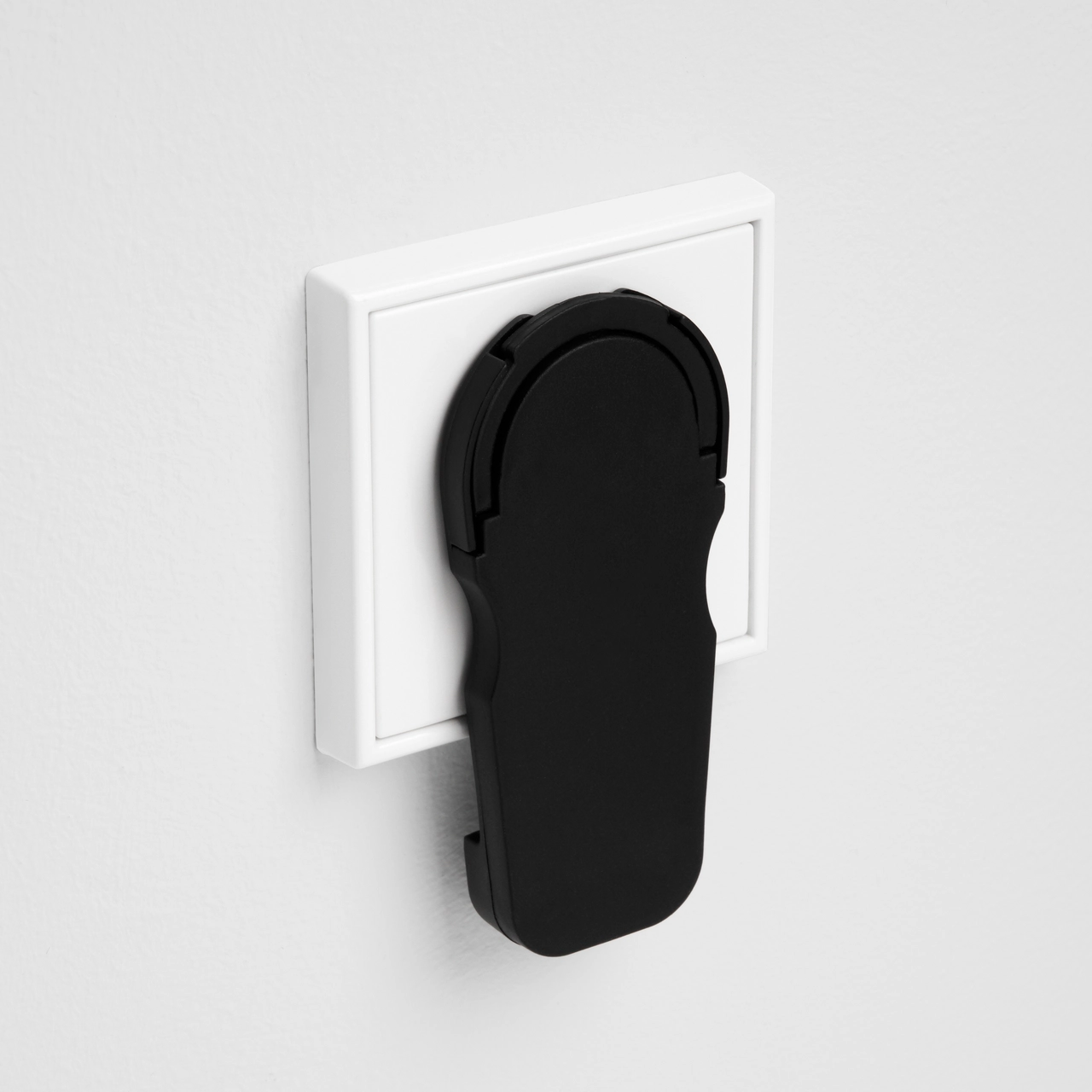 REV Schutzkontakt Flachstecker | IP20 | 230V | schwarz