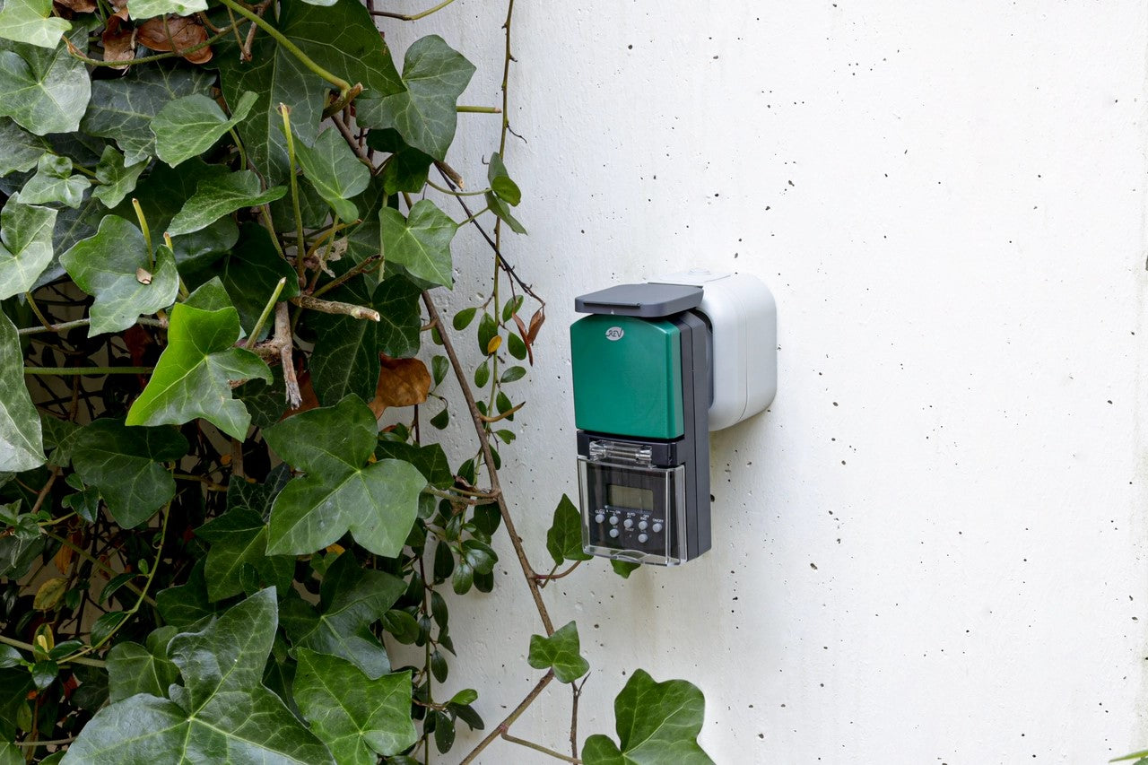 REV Digitale Zeitschaltuhr IP44 | schwarz