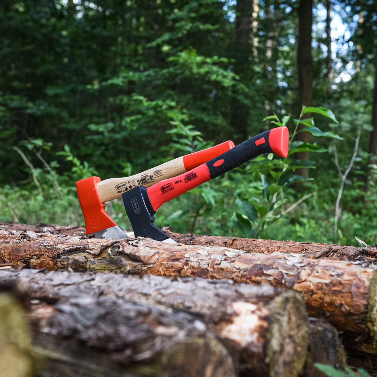 Beil 600 g mit Glasfaserstiel
