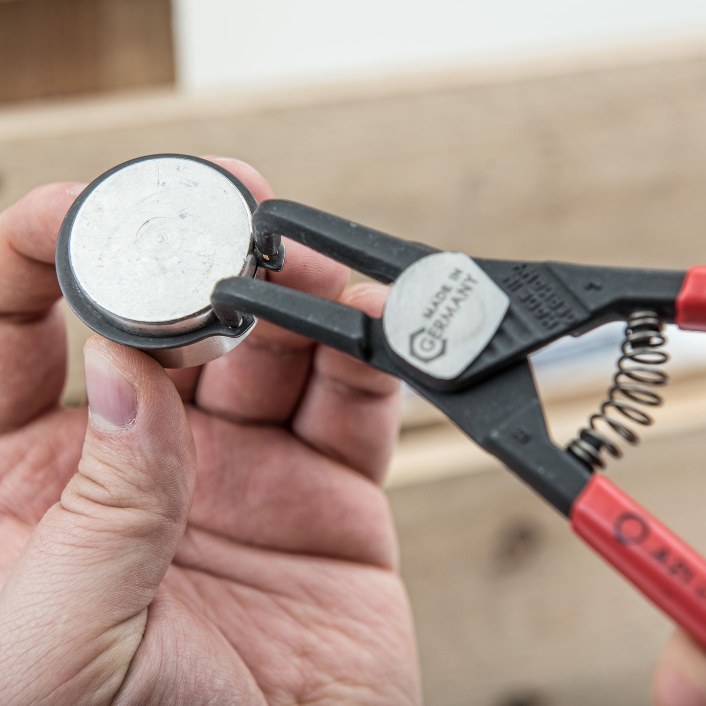 Sicherungsring-Zange gebogen