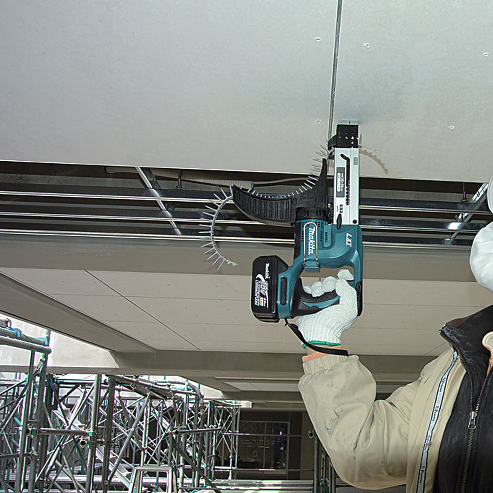 Makita Akku-Magazinschrauber DFR550Z