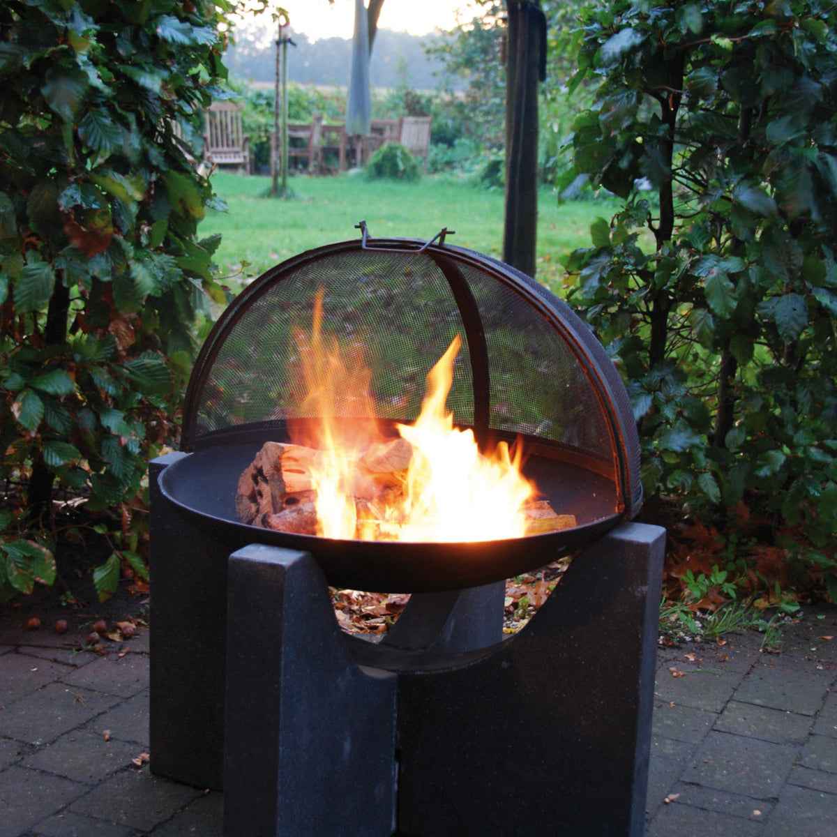 Esschert Funken Schutz faltbar 60 cm Feuer Schale Gitter Haube schwarz