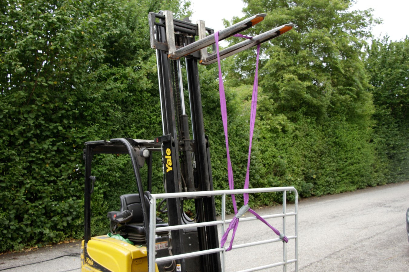 Kerbl Rundschlinge doppelt ummantelt | Tragfähigkeit 1/2t | Umfang 2m | violet