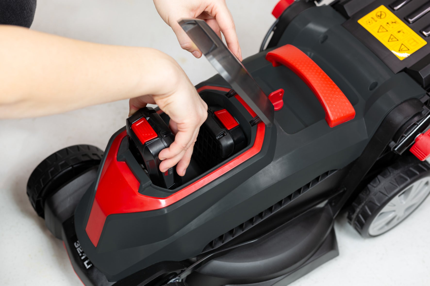 Akku-Rasenmäher 32.1 Li mit 2xAkku 18V/2,5Ah, Ladegerät